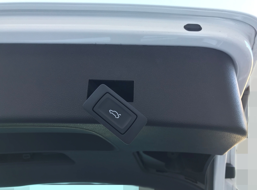 �A�E�f�BA4�A�o���g ���A�h���C�u���R�[�_�[���t�����@